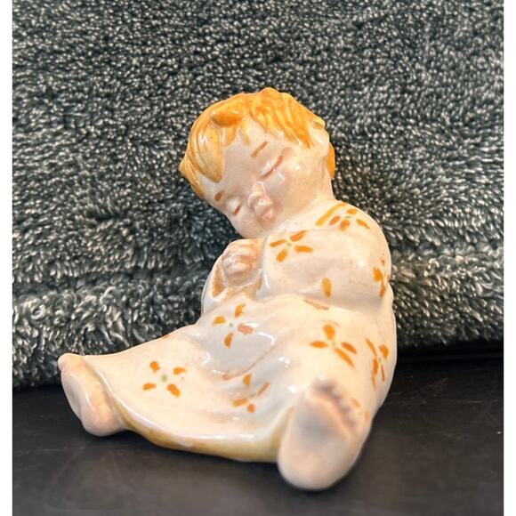 c1950s Ceramic Sleeping Child Shelf Sitter - Picture 3 of 9